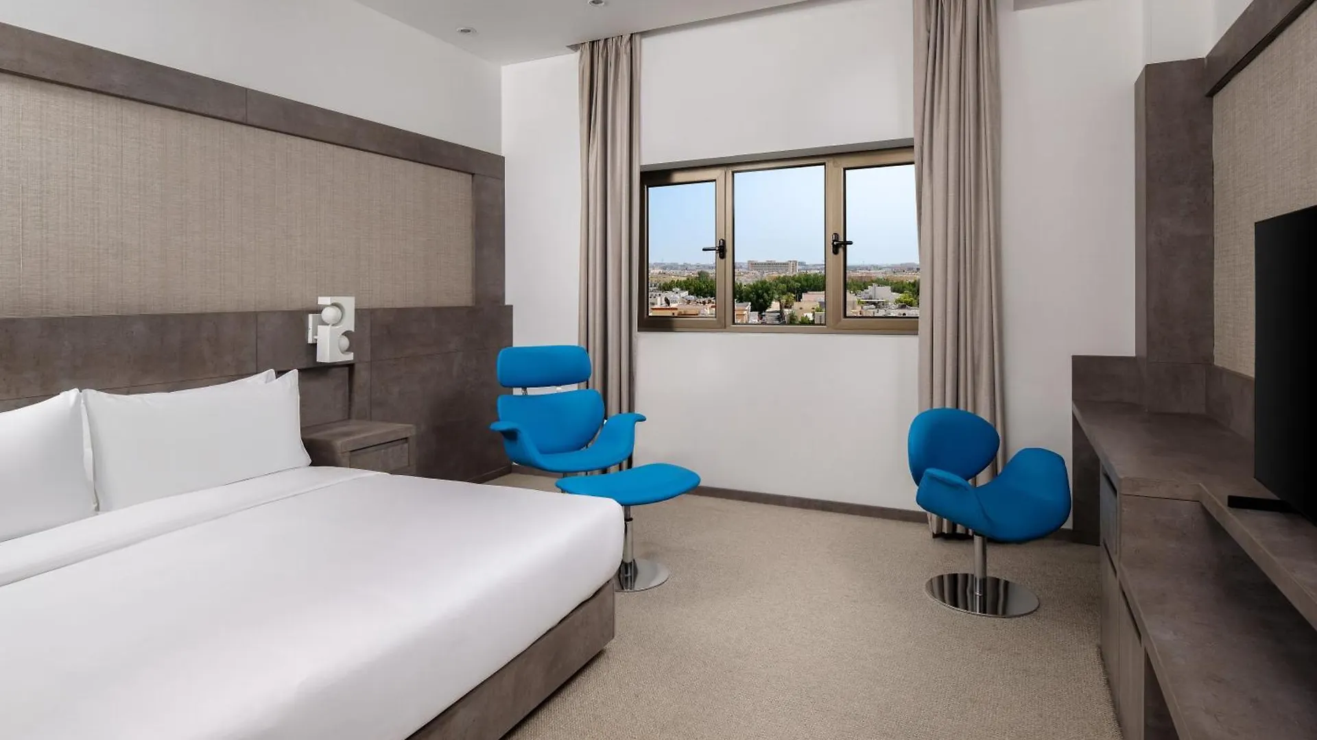 Carlton Al Moaibed Hotel Dammam 5*,  Saudi Arabia